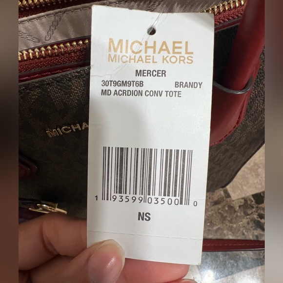 Michael Kors Mercer Accordion Tote Bag - Picture 11 of 11